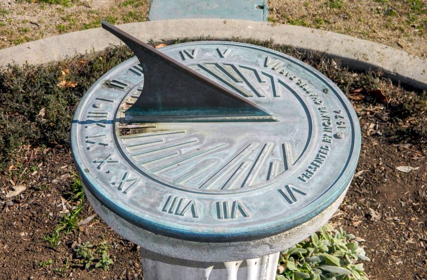 sundial, clock, sun-587636.jpg